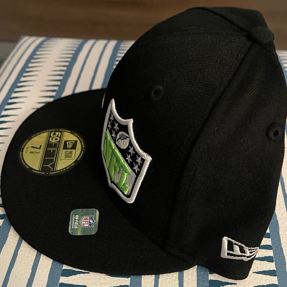 *NWT* SEATTLE SEAHAWKS NFL New Era Hat 59FIFTY 2023 Sideline Cap Fitted 7 3/8" - Picture 2 of 6